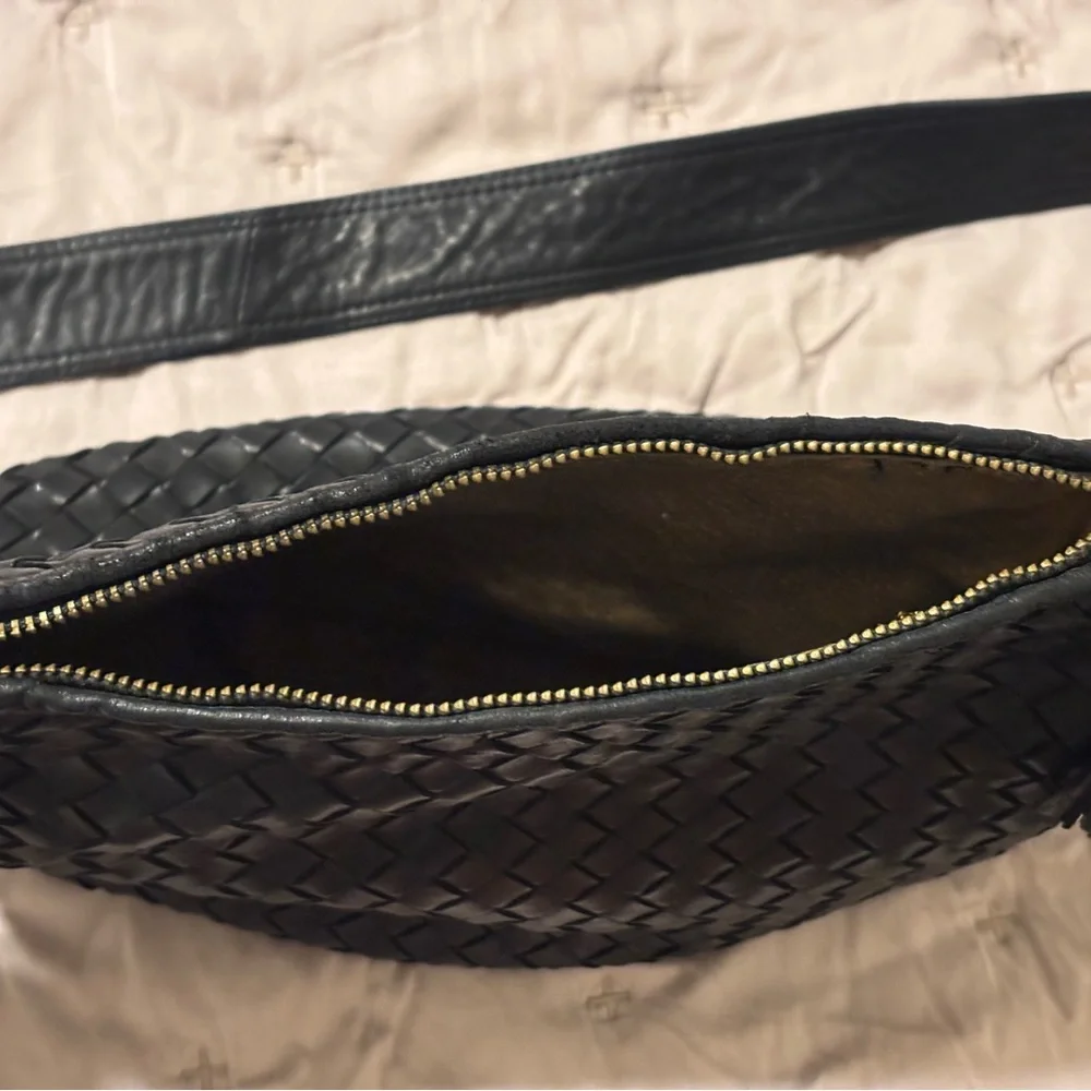 Bottega Veneta
Intrecciato Leather Hobo Bag authentic - Picture 7 of 10